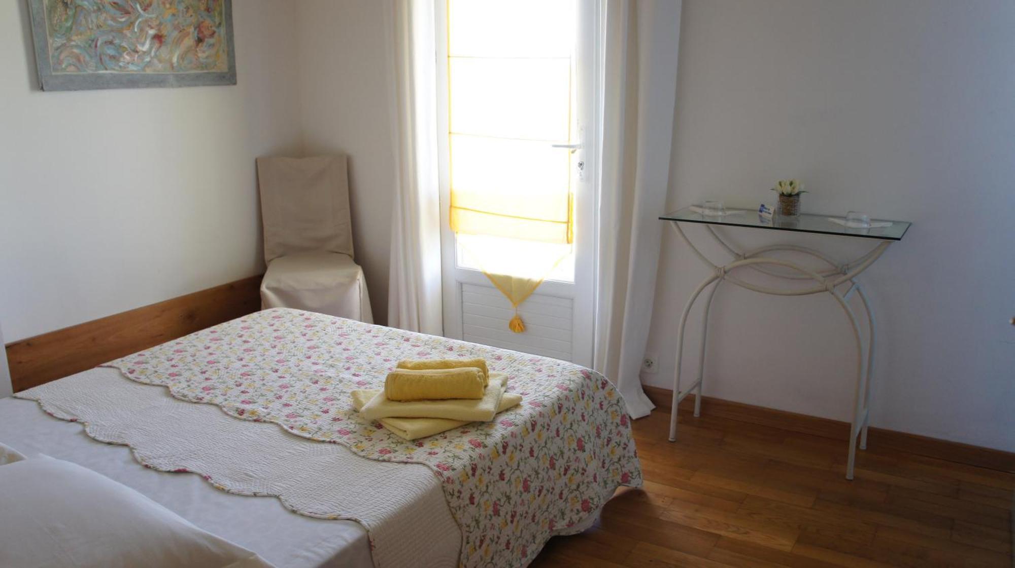 Chambre D'Hotes Ananda シストロン 部屋 写真